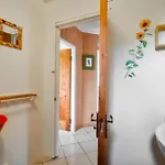 2 Bedroom Awesome In Eyraud-crempse-maurens Hébergement de vacances La Ressegue