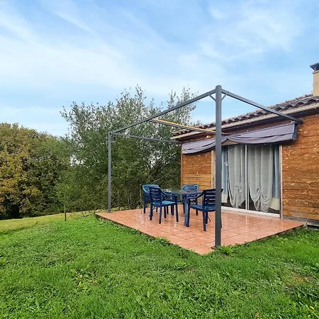 2 Bedroom Cozy In Eyraud-crempse-maurens Vakantiehuis