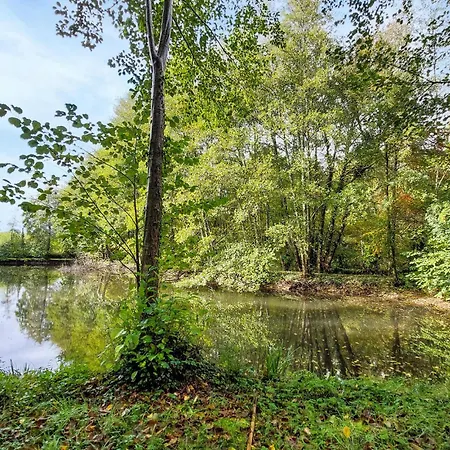 Stunning In Eyraud-crempse-maurens *