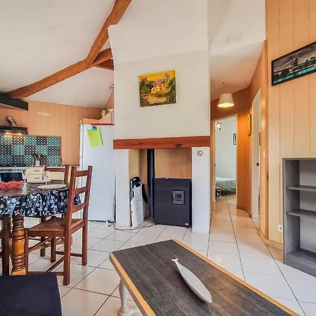 2 Bedroom Cozy In Eyraud-crempse-maurens Vakantiehuis