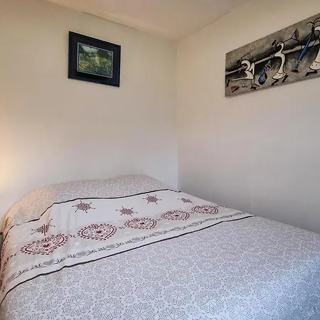 Vakantiehuis 2 Bedroom Cozy In Eyraud-crempse-maurens La Ressegue