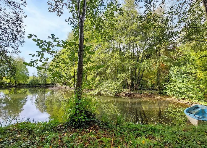 Stunning In Eyraud-crempse-maurens *