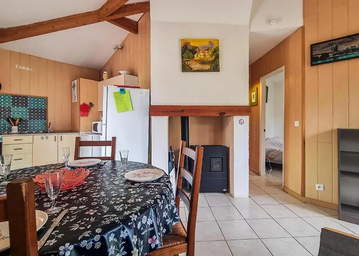 Stunning In Eyraud-crempse-maurens Prázdninový dům